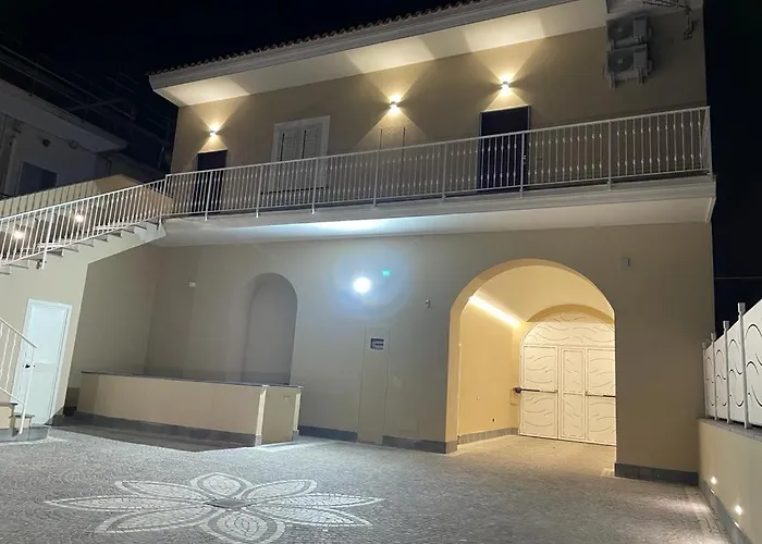 Villa Rose Apartments