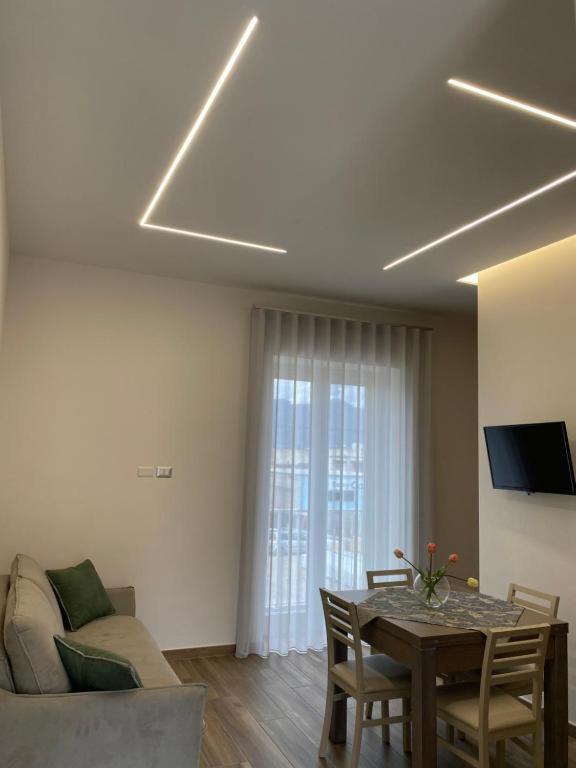 Rose Apartment *